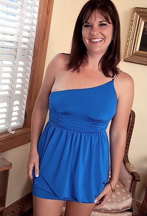 Blue Dress Milf - Moms Dress Pictures @ Milf Mom Porn